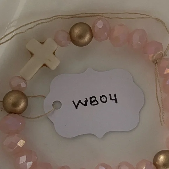 ♥️Pink Beaded Crystal Bracelet with Stone Cross Charm - Picture 3 of 3